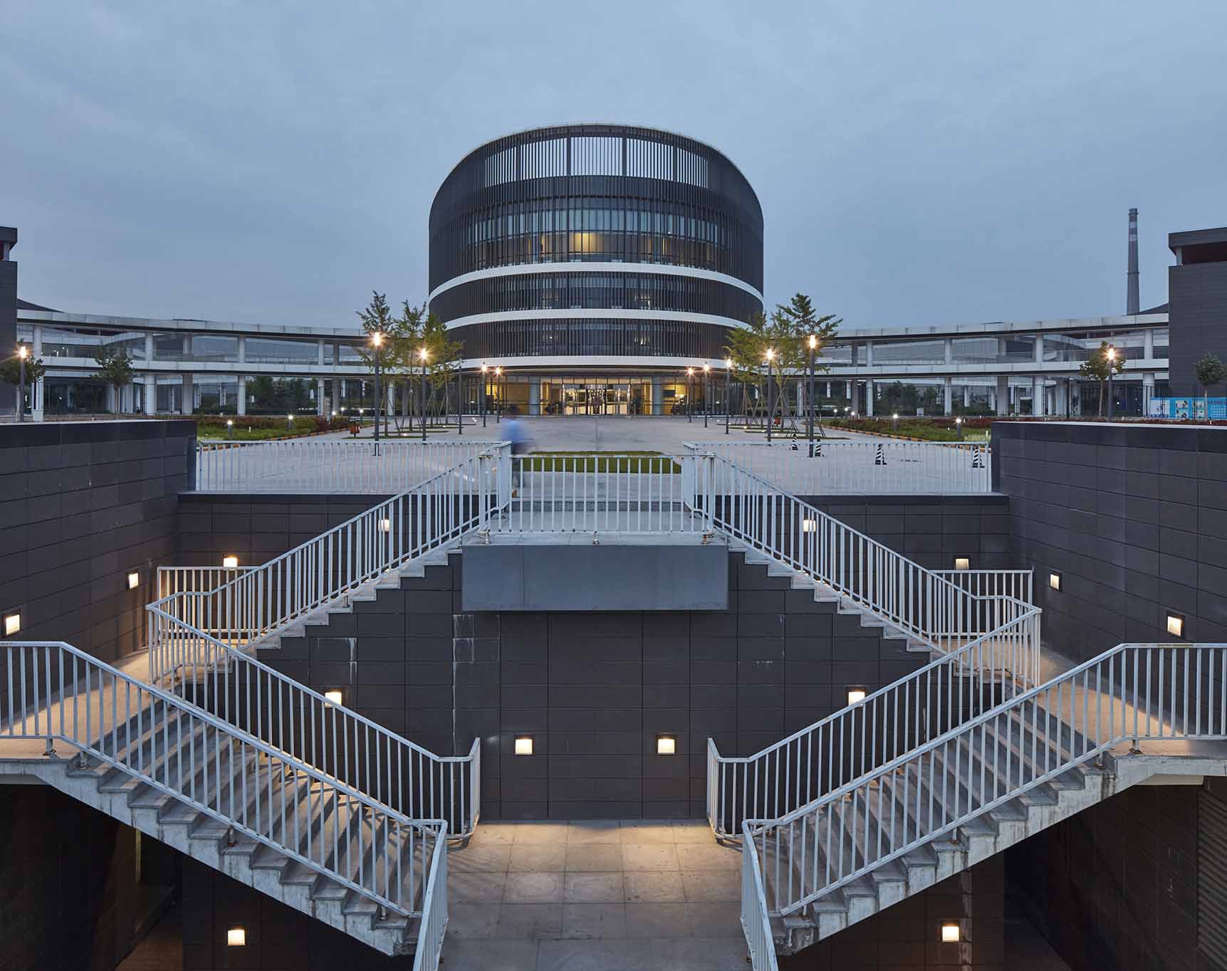 1660024544352229.jpg 建筑外立面及园区绿化实景照片 (3).jpg